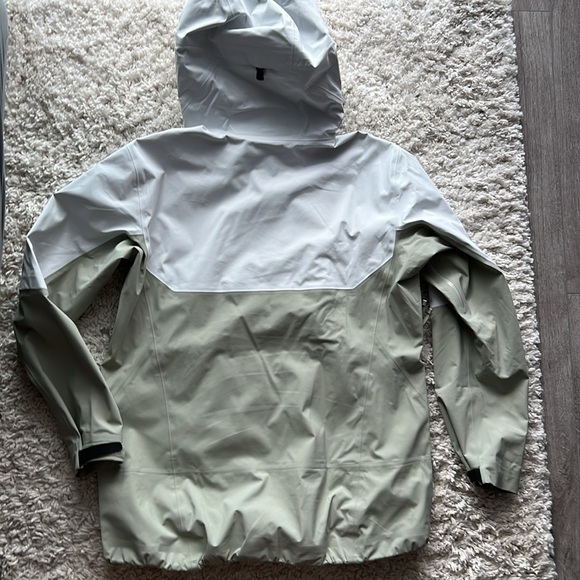 [BRAND NEW] Arc’teryx Women’s Sentinel Jacket - Picture 2 of 9